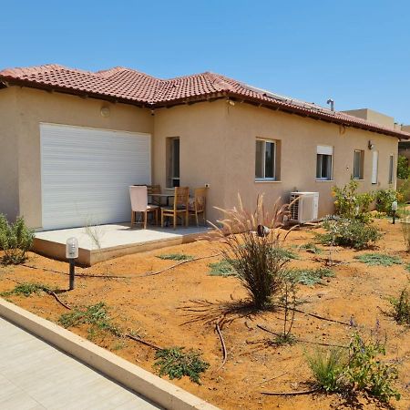 אילן ו אילנית בתי אירוח ביישוב אשלים Villa Esterno foto